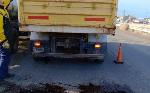 Provincia realiza un plan de bacheo para reacondicionar la Ruta Provincial N° 39 en Comodoro