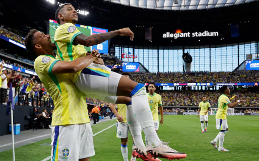 Brasil dio un golpe de autoridad goleando a Paraguay