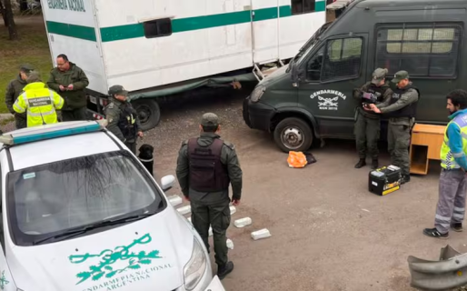 “Canina Jelinek”, gendarmes y un arsenal de cocaína: la desopilante crónica de una requisa viral
