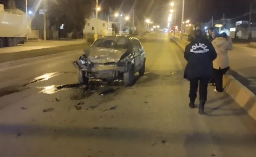Un conductor embistió por detrás a otro vehículo y terminó herido