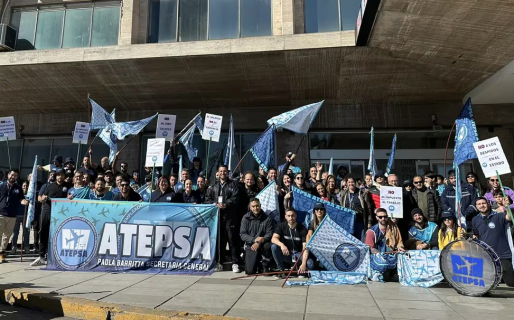 Los vuelos en junio podrían tener demoras: controladores aéreos anunciaron 18 días de medidas de fuerza en todo el mes