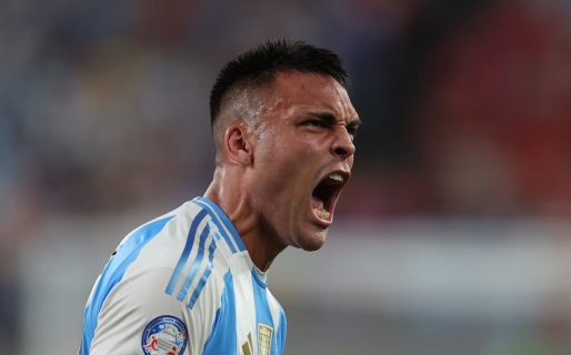 Con un triunfo agónico, Argentina es el primer clasificado a cuartos de final