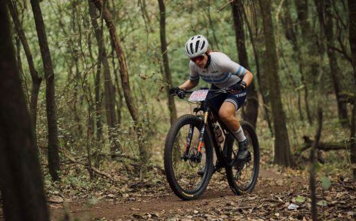 Marcia Larrauri y Martín Bravo en lo más alto del podio en el Abierto Argentino