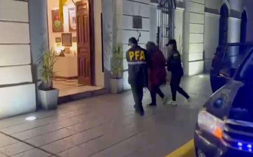 Detuvieron a una mujer que abusaba de su hija, la filmaba y difundía las imágenes en Internet