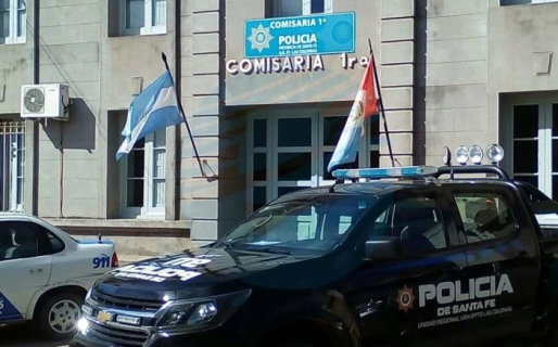 Escándalo: Una policía y un preso se filmaron teniendo sexo en una celda de la comisaría