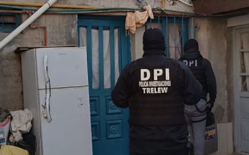 Secuestran un arma de fuego y balas en dos allanamientos