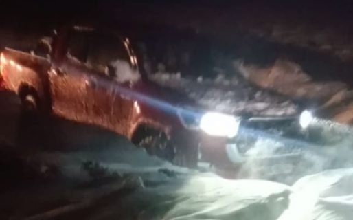 Rescataron a dos personas que estuvieron atrapadas en la nieve por varias horas