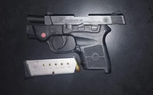 Tras un accidente le secuestraron el auto y encontraron un arma de fuego en el asiento