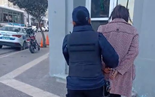 Intentó robar un bolso escondiéndolo entre sus prendas