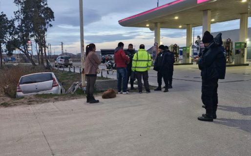 Un conductor borracho cayó a un zanjón