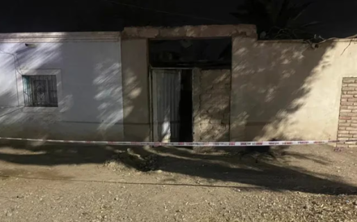 La policía encontró a un hombre que murió en su casa y los perros se lo comieron