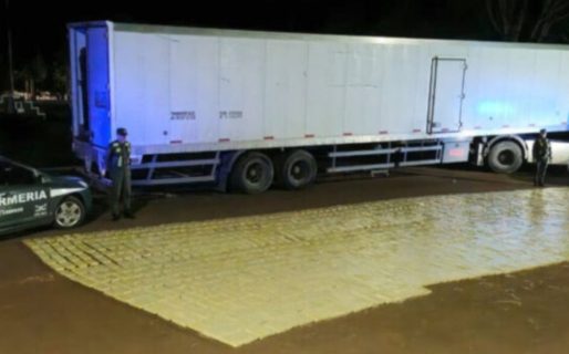 Un camión cargado con panes de hamburguesa ocultaba 2 toneladas de marihuana