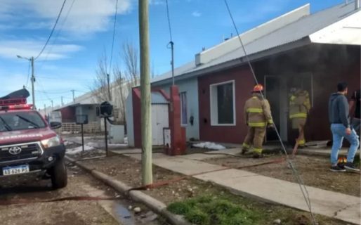 Se incendió una casa por secar ropa cerca de un calefactor