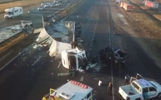 Un camión se cruzó de carril en la Ruta 9, chocó contra una camioneta y mató al conductor