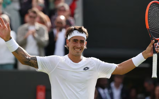 Histórico triunfo del argentino Francisco Comesaña en Wimbledon: venció al ruso Rublev y ganó su primer partido en el circuito ATP