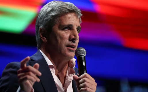 Caputo mandó al Congreso un adelanto del Presupuesto: dólar oficial a $1.016 en diciembre y una inflación anual de 139,7%