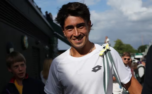 Francisco Comesaña sorprende en Wimbledon: gana un emocionante partido de más de 4 horas y avanza a la tercera ronda