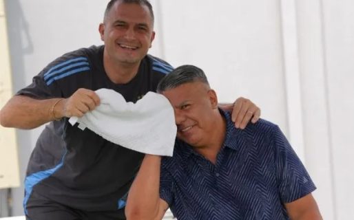 La divertida respuesta del Chiqui Tapia al video en el que le secan la transpiración