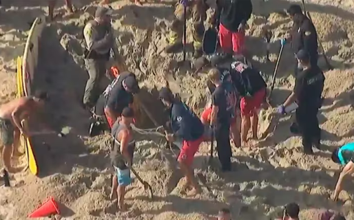 Tensión en una playa: una adolescente quedó atrapada en un pozo de arena mientras crecía la marea