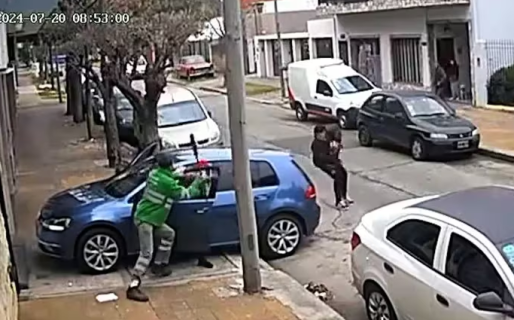 Un barrendero ahuyentó a escobazos a ladrones que intentaron robarle a un vecino