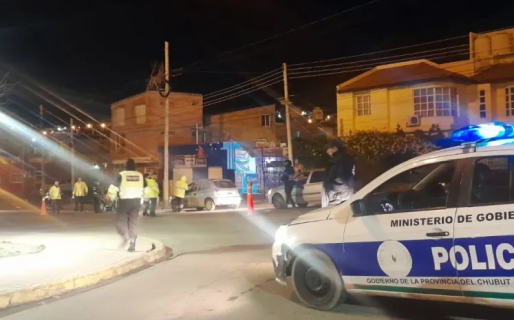 Manejaba borracho, lo pararon en un control e insultó a la policía