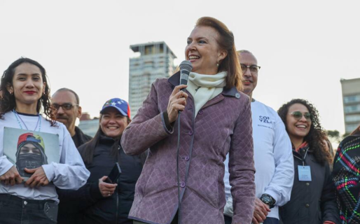 El Gobierno proclamó la derrota de Maduro y de la “dictadura chavista” por una mayoría “abrumadora”