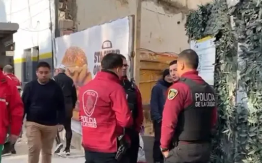 Un hombre disparó a los peatones desde su balcón