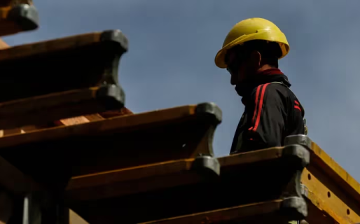 El Gobierno oficializó el aumento del salario mínimo: en octubre llegará a 271.571 pesos