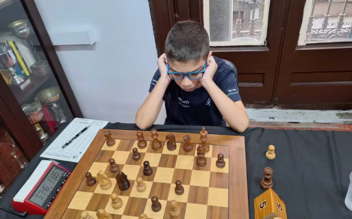 Otro hito para Faustino Oro: venció al número 2 del ajedrez en el mundo en una partida de 3 minutos