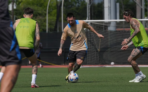 Argentina se entrenó de cara al duelo con Canadá por las semifinales de la Copa América: cómo está Messi y los posibles cambios