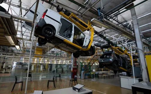 La industria cayó 14,8% en mayo y la construcción se desplomó 32,6%