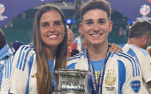 Julián Álvarez se sacó una foto con una chica y la reacción de su novia se volvió viral