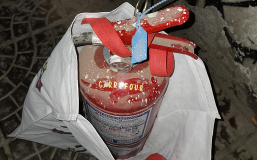 Se robó un matafuego del Carrefour