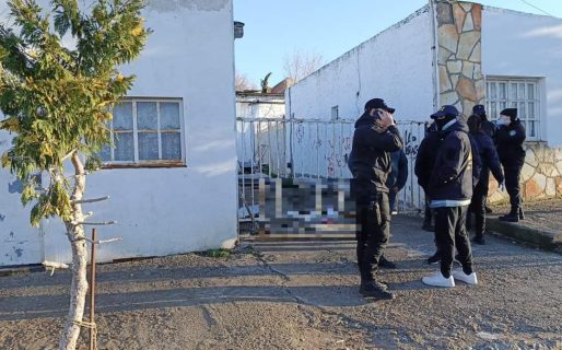 Encontraron el cuerpo de una mujer en un pozo de cloaca