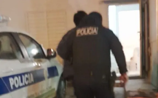 Robó sándwiches, los dejó en una remisería y terminó detenido cuando los fue a buscar