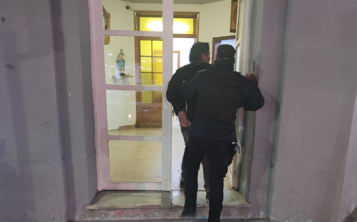 Amenazó con incendiar un local con las personas dentro