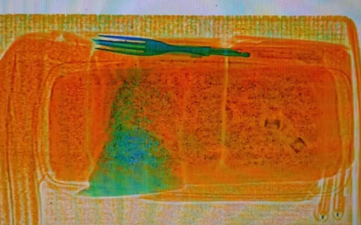 Visitó a su esposo en una cárcel y le llevó un queso cremoso relleno de droga