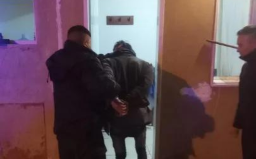 Un vecino atrapó a un ladrón infraganti y lo entregó a la policía