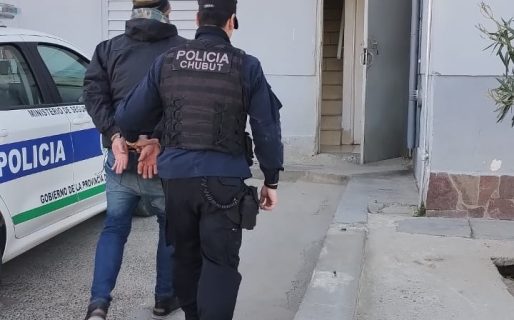 Un hombre fue detenido tras intentar robar alimentos en un supermercado