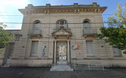 Condenaron a una policía por abusar sexualmente de un adolescente para vengarse de su padre