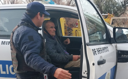 Policía trasladó a poblador rural para su internación