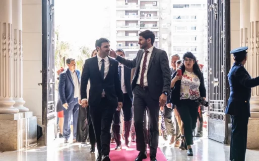 Torres y Pullaro firmaron convenios de cooperación para la promoción industrial y turística entre Chubut y Santa Fe