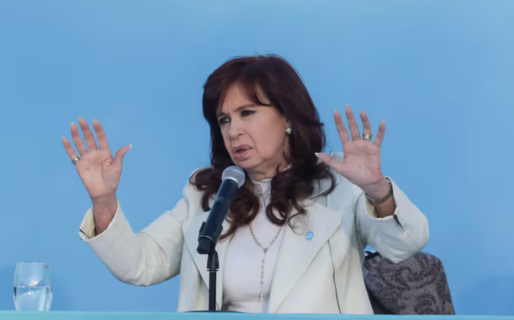 <strong>CFK arengó a militar en las calles para que “los que hambrean a la gente tengan su merecido en las urnas”</strong>
