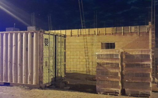 Entraron a una obra en construcción para robar luces y herramientas