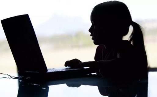 Dan clases de apoyo para 30 chicos y necesitan financiar el internet