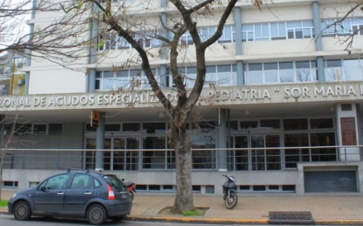 Una chica de 13 años fue atacada a golpes por un grupo de jóvenes a la salida del colegio y terminó internada