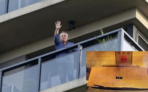 Alberto Fernández suma más repudio de sus vecinos: dejaron otro cartel en el parabrisas de su auto