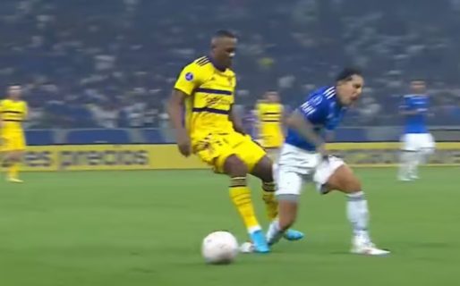 Luis Advíncula fue expulsado a los 25 segundos del partido ante Cruzeiro y todo Boca estalló contra el árbitro