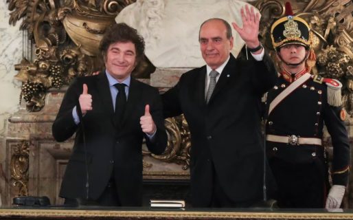 Un sector de la Casa Rosada busca bajar el tono a los cruces con Macri y tender puentes con el PRO