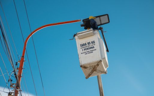 La SCPL junto a la Municipalidad de Rada Tilly avanzan con obras de luminarias LED